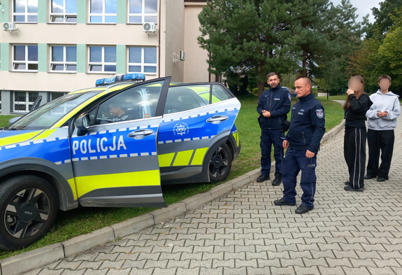 Dzielnicowi z Bochni spotkali się z przyszłymi policjantami. Co oferują uczniom?